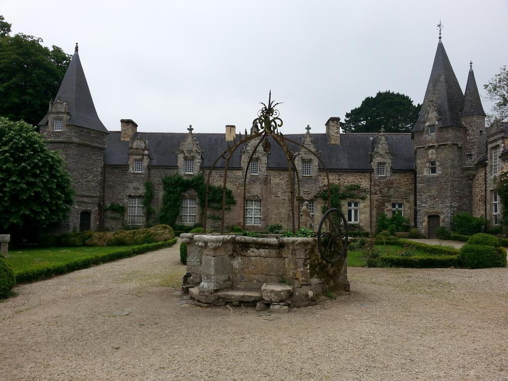 Un Weekend A Rochefort-En-Terre Hotel Bagian luar foto