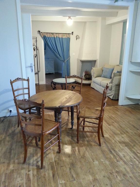 Un Weekend A Rochefort-En-Terre Hotel Bagian luar foto